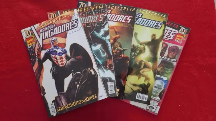 Lote com 5 edições Novos Vingadores 61 a 65 (Editora Panini - 2009)