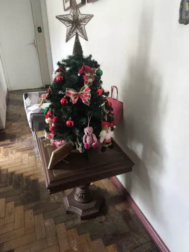 Mesa de canto antiga 