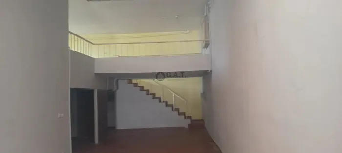 Galpão Comercial Para Locação na Vila Lucy, Sorocaba-SP: 2 Banheiros e 228,10m² de Área!