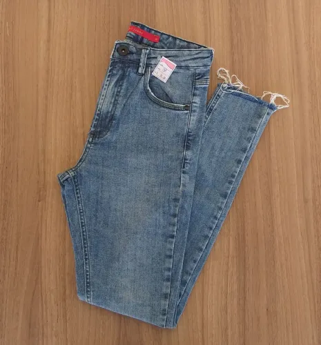 Peças Brechó de Marca Calça Jeans Skinny Azul - Tamanho 36 MARIA FILÓ
