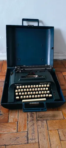Máquina de escrever Remington 10