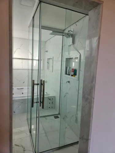 Box de Vidro ATÉ O TETO Elegante e modernoPara Banheiro