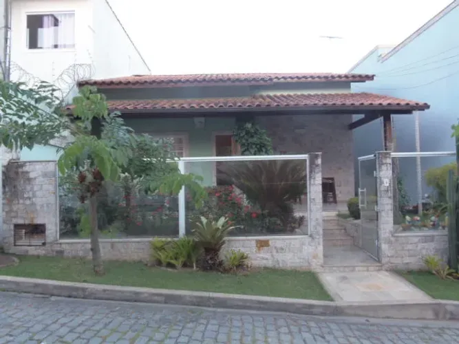 (Fator 1038) Casa linear com 3 Quartos (1 suíte) no Arsenal!!