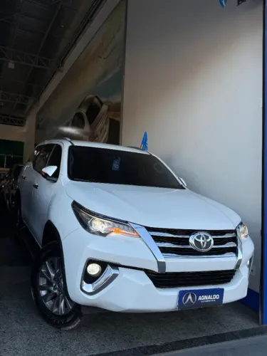 Toyota Hilux SW4 SRX 4X4 2.8 TDI 16V Dies. Aut. 2017