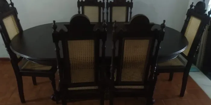 Conjunto estilo Império Mesa com 6 cadeiras em palhinha - Antiguidade em perfeito estado