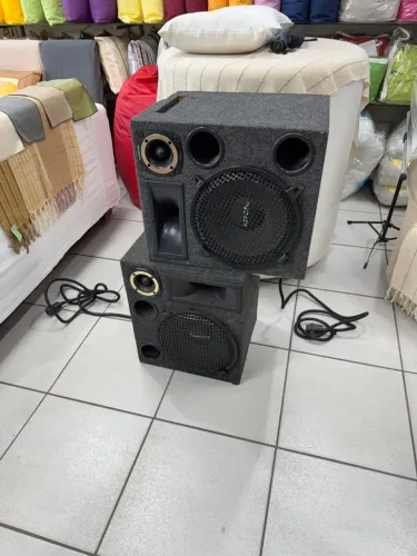 Caixas de som profissionais