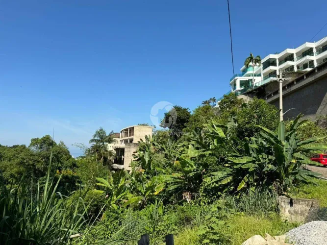 Terreno Santa Terezinha 805 m²