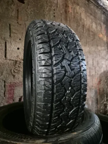 Pneu 205/65/15 GT Radial 99% de borracha