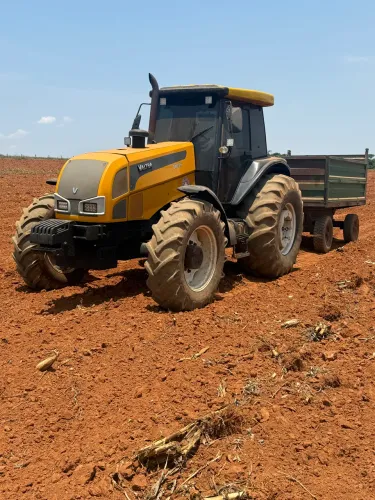 Vende-se valtra bh 145