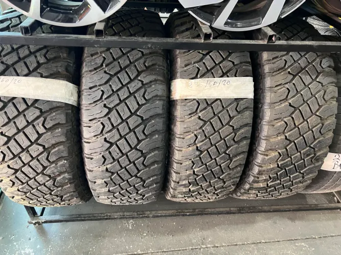Pneu 295/60r20 90% borracha Atturo Blade