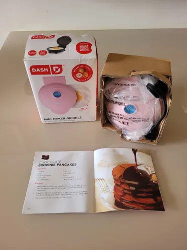 Dash Mini Maker Rosa para panquecas, biscoitos, ovos e outros - 127V