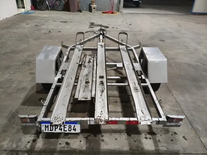 Carretinha para 3 motos 