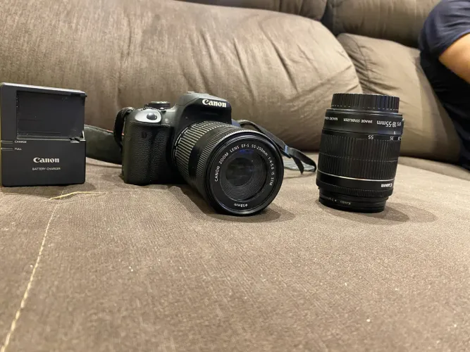 Câmera Canon EOS Rebel T5i + 2 Lentes (Estado de Nova)