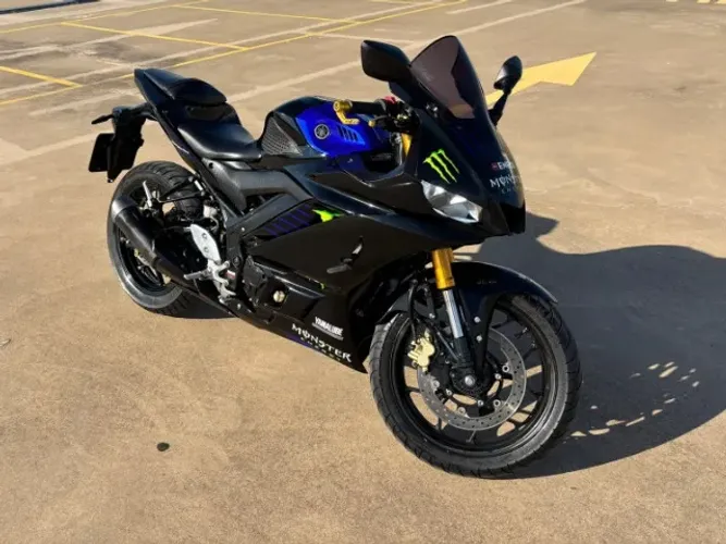 Yamaha YZF R3 Monster