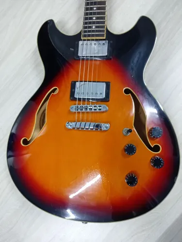 Guitarra IBANEZ Semi-Acústica Sunburst
