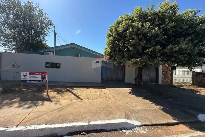 Casa dos Sonhos em Água Boa, 4 Quartos, Varanda Gourmet