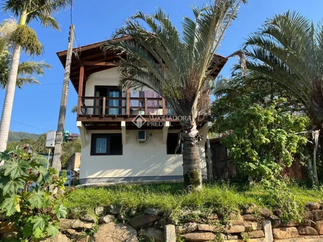 Casa à venda com vista para lagoa do Siriú Tranquilidade e Proximidade da Praia!