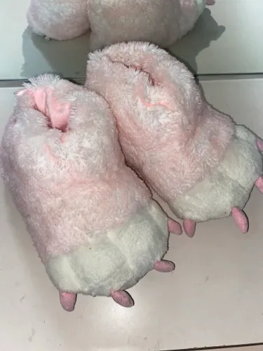 Pantufa de dinossauro rosa infantil