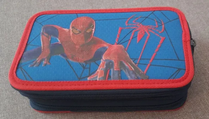 Estojo Homem Aranha 3D completo (canetinhas, lápis, etc.)