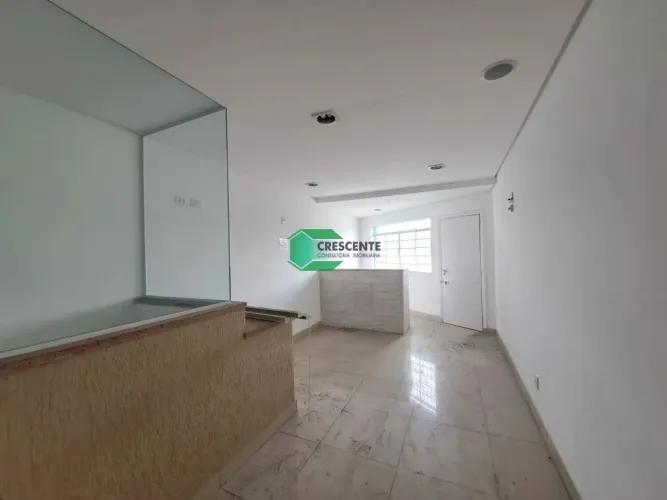 Sala em frente à Coop em uma das melhores localizações da Carijós