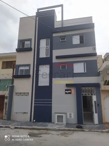 Condomínio Fechado de Apartamentos à 250metros do Metrô