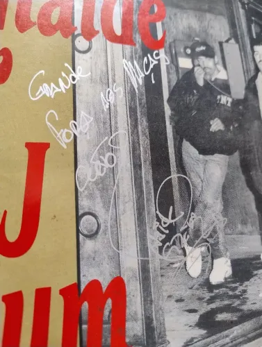 Thaíde autografado