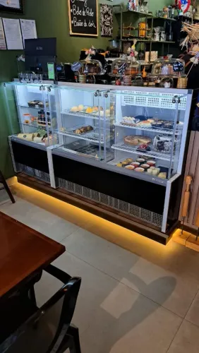 A. Vitrine dupla quente e fria Gelopar 140mt 