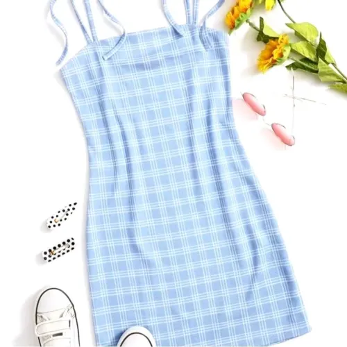 Vestido leve xadrez azul delicado