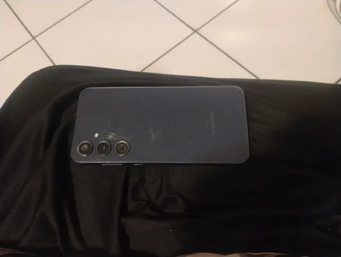 Vendo Samsung Galaxy a35 com tela preta 