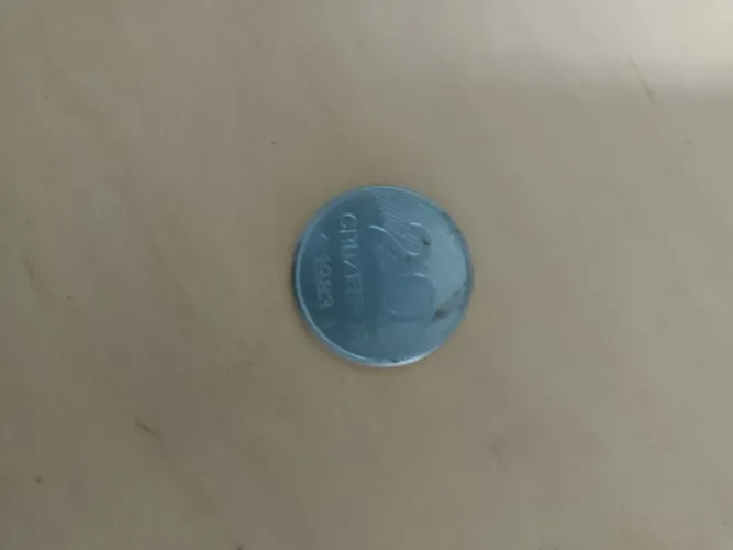 Vendo moedas antigas 1983 e 1987