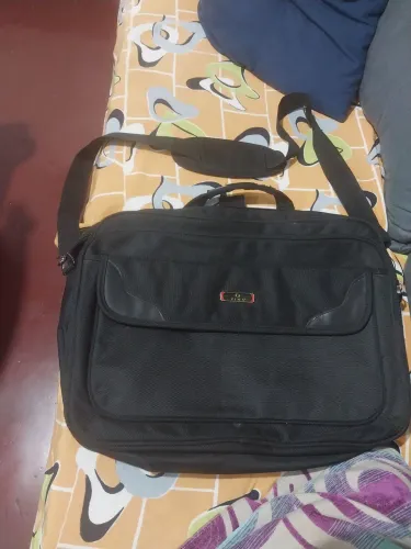 Vendo essa bolsa de notebook, preta