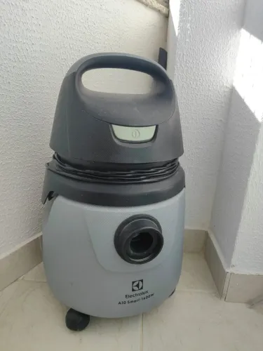 Aspirador pó e água Electrolux A10