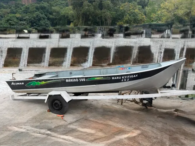 Barco (Levefort) modelo Alumar Marino 500 ano 2017.