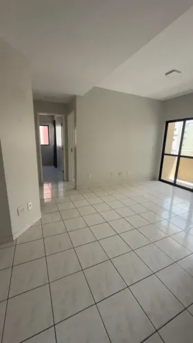 VENDO APARTAMENTO NO RENASCENÇA COM 3/4 prox a praca do foguete