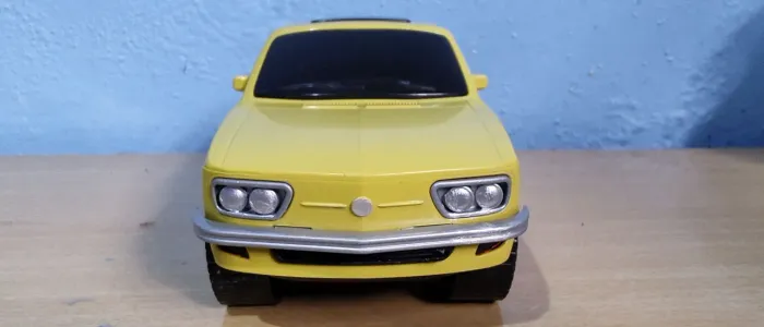Miniatura 1/18 Volkswagen Brasília ( Plástico)... ZAP *