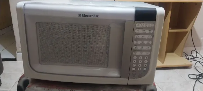 Microondas electrolux 31l