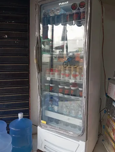 Expositor de bebida. Semi novo