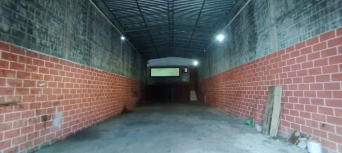 Galpão a venda 300m² - Ótima localização - Avenida Doutor Timóteo Penteado - Guarulhos !