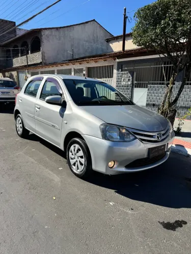 Toyota Etios X 1.3 Flex 16V 5P Mec. 2014