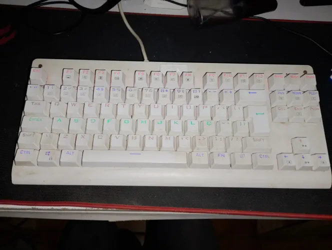 Teclado RedDragon dark avengers white luna