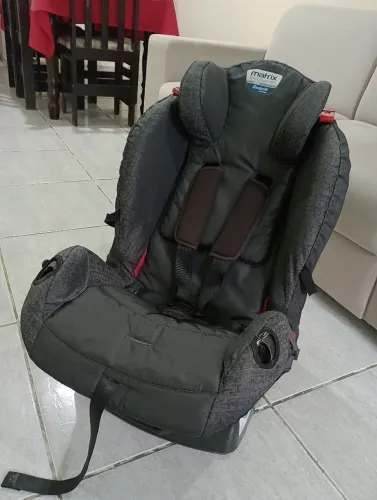 Cadeirinha Matrix Reclinável e higienizada