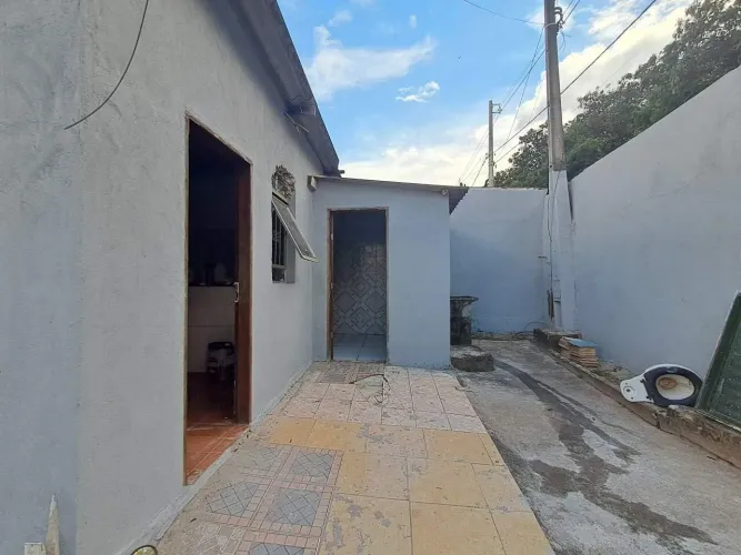Casa com 4 unidades à venda com 203 m² no Jardim Celina