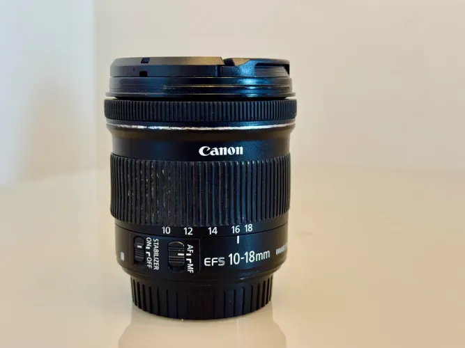 Canon EF-S 10-18mm f/4.5-5.6 IS STM