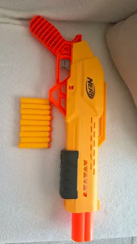 Arma de brinquedo (nerf) com balas