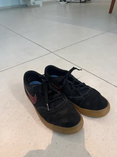 Tênis Nike masc 38