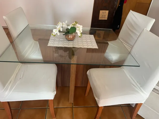 Mesa de vidro 1,20 com 4 cadeiras