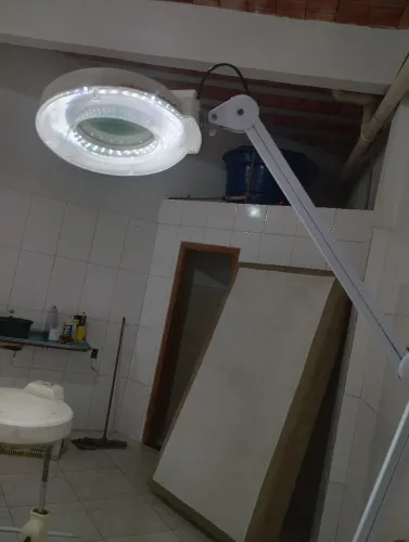 Pedestal LED estética perfeito estado 