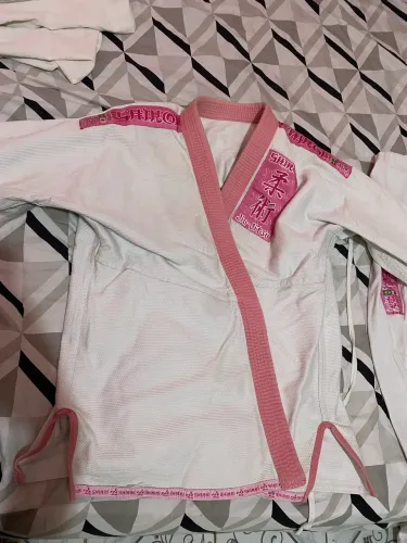 Kimono jiu-jítsu feminino SHIROI A3