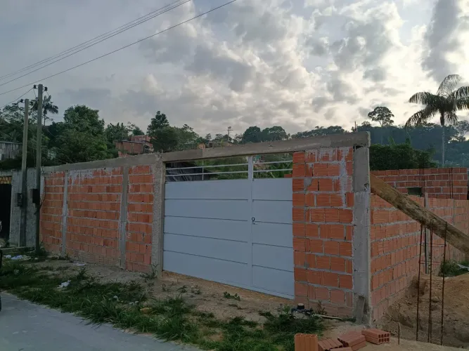 Vendo terreno com casa em obra bem adiantada