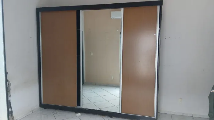 Guarda Roupa com espelho grande 2.5x3m